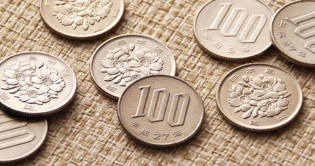 100円硬貨の画像